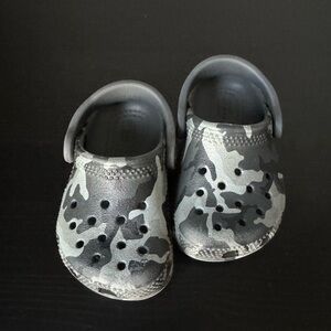 Toddler Gray Camo Crocs